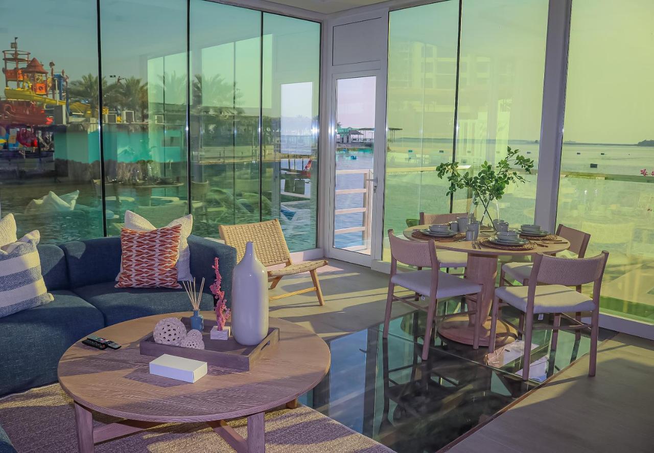 Lagoona Beach Luxury Resort And Spa Μανάμα Εξωτερικό φωτογραφία Interior of a typical apartment