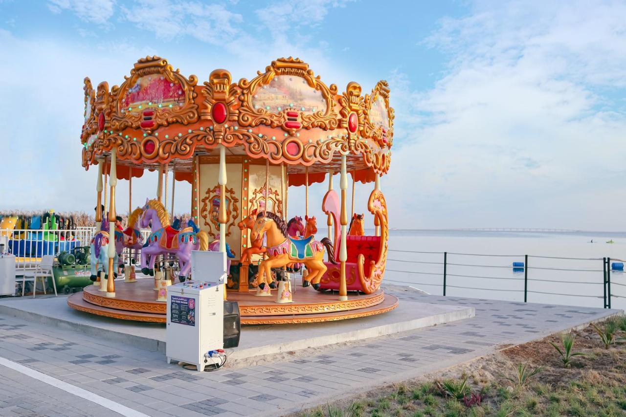 Lagoona Beach Luxury Resort And Spa Μανάμα Εξωτερικό φωτογραφία A carousel in Pattaya, Thailand