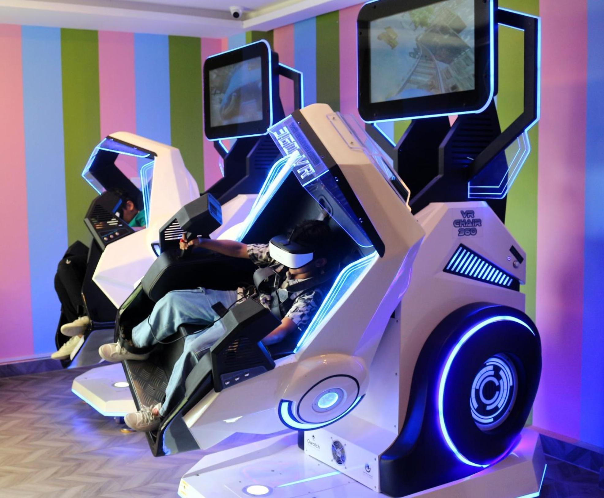 Lagoona Beach Luxury Resort And Spa Μανάμα Εξωτερικό φωτογραφία A racing simulator